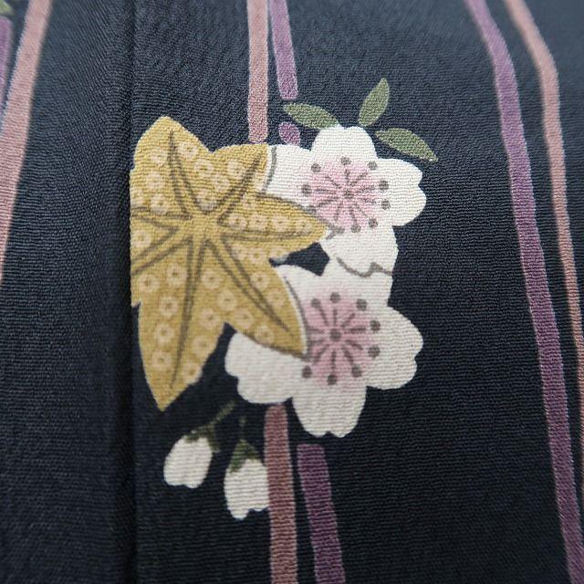 m735＊美品 洗える着物 縦縞 桜 紅葉 トールサイズ 小紋 - メルカリ