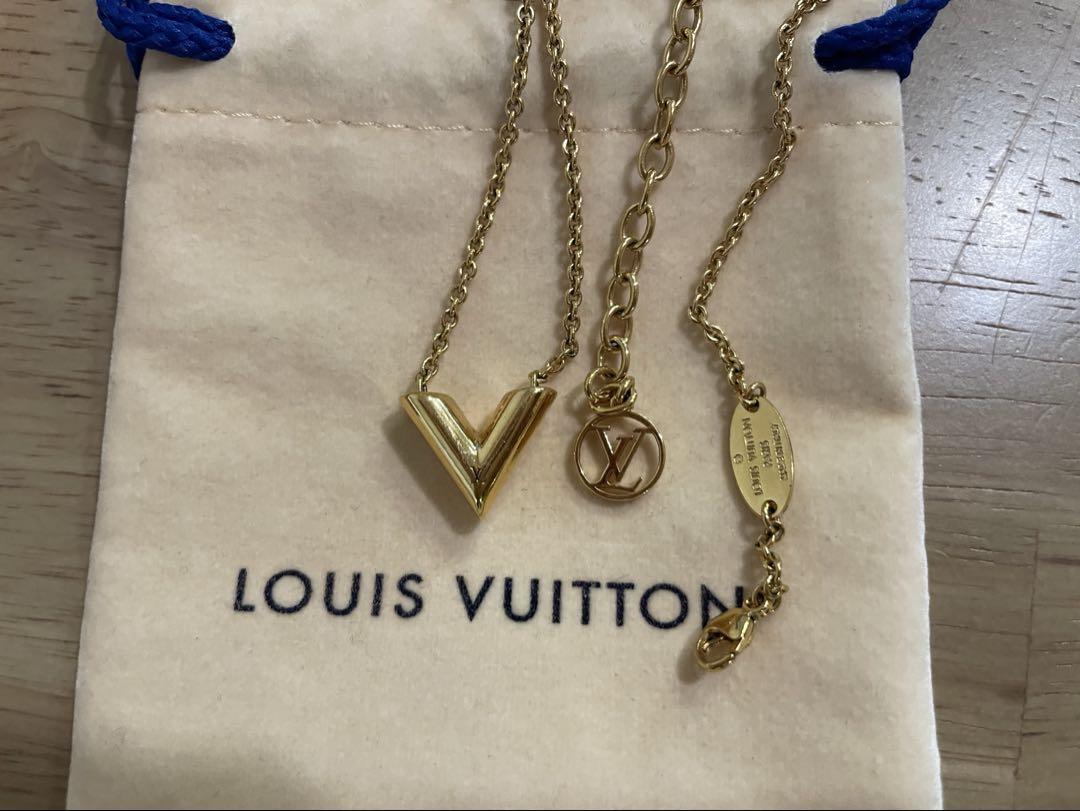 LOUIS VUITTON V字型ネックレス ゴールド
