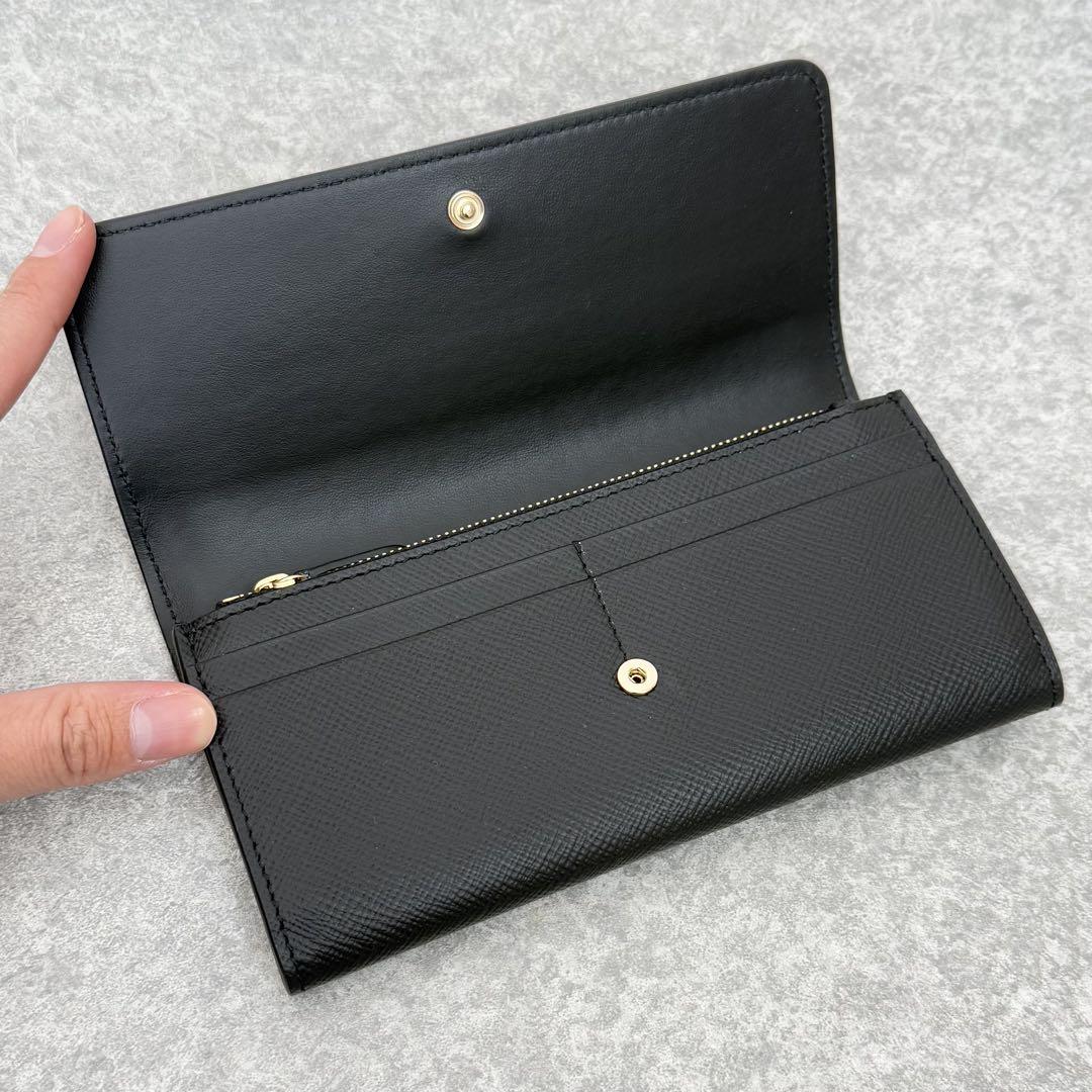 ● SMYTHSON