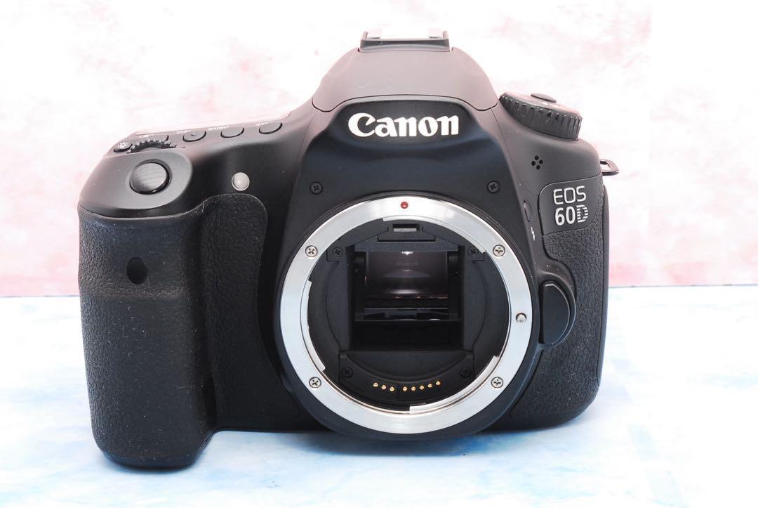 Canon EOS 60D☆一眼レフカメラ☆カメラバッグ付☆高性能☆美品