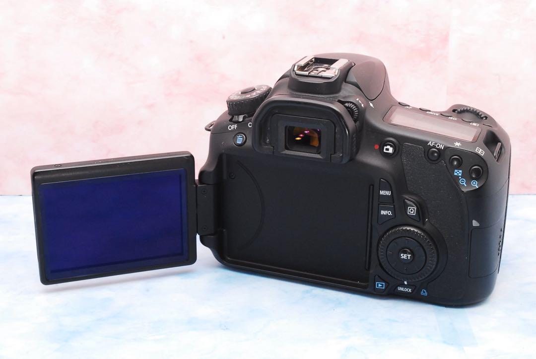 Canon EOS 60D☆一眼レフカメラ☆カメラバッグ付☆高性能☆美品