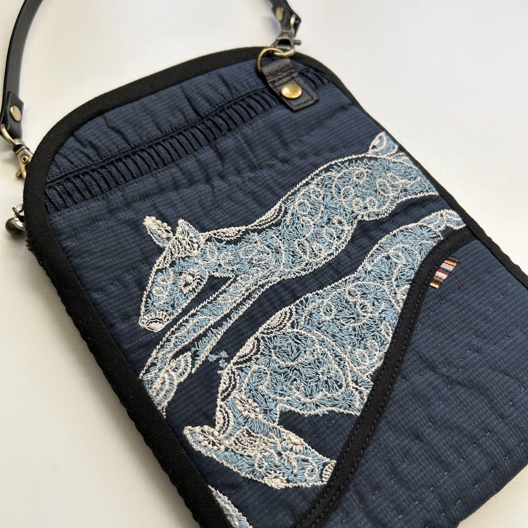 ミナペルホネン　スマホポーチ　キルト　wolf ミナペルホネン 通帳大バッグ キルト wolf （セール】 福袋 の