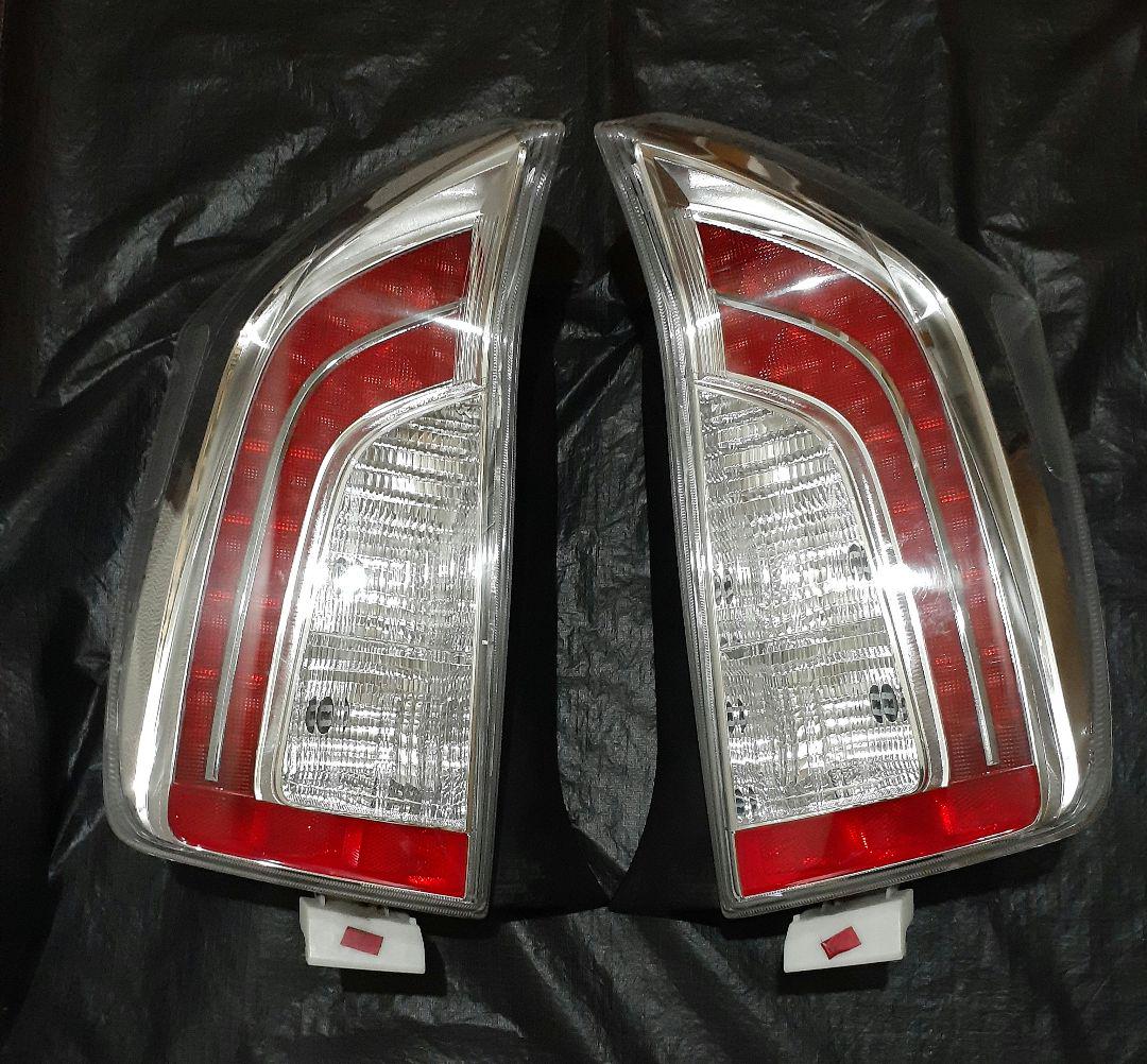 ZVW30 プリウス30系 後期 全灯火済テールランプ 左右セット