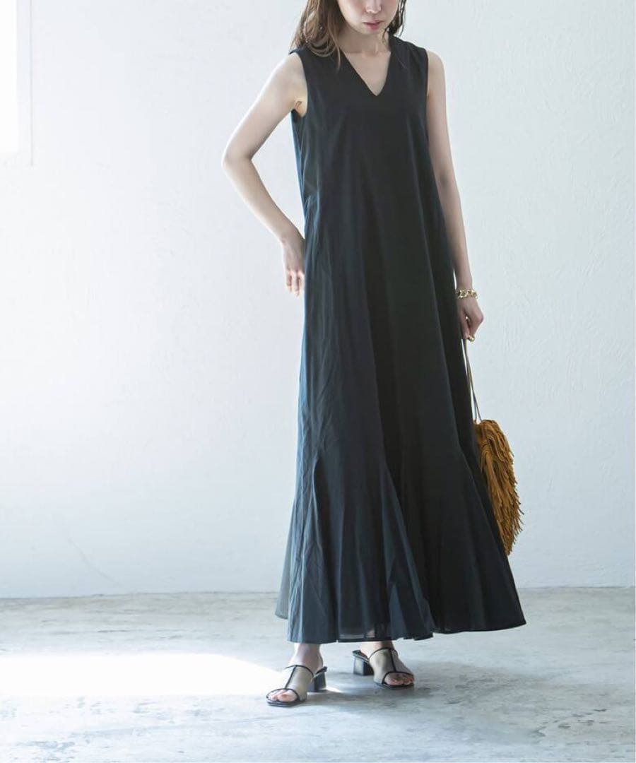 98%以上節約 数回着用のみの美品 MARIHA 黒ワンピース alassema-group.com