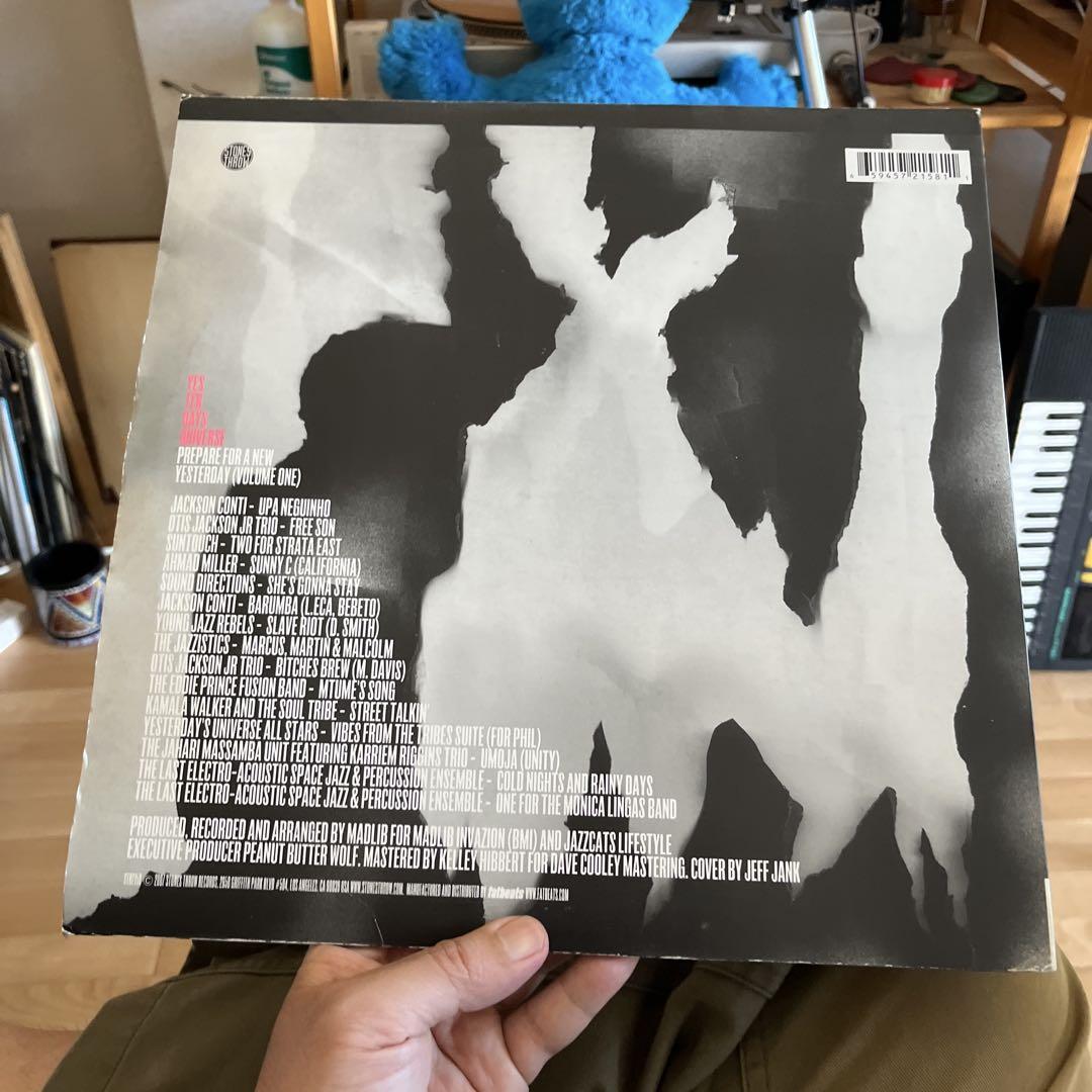 YESTERDAYS UNIVERSE 2LP