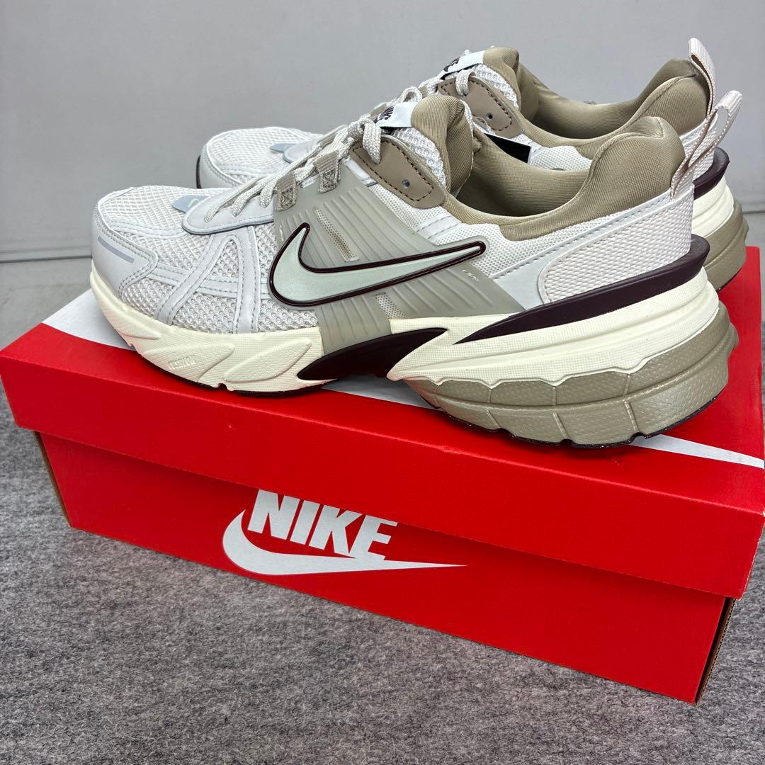 NIKE V2K RUN ランニングシューズ ナイキシューズ　27 新品