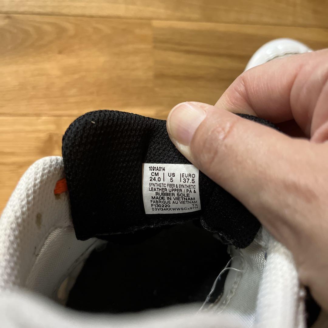 ASICS スパイクシューズ ホワイト/オレンジ