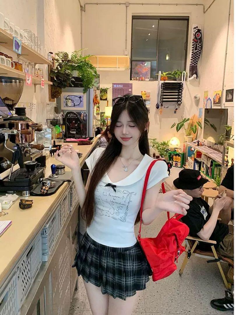 ガーリー襟リボン✨タイトトップス 年中可愛い お出かけに最適