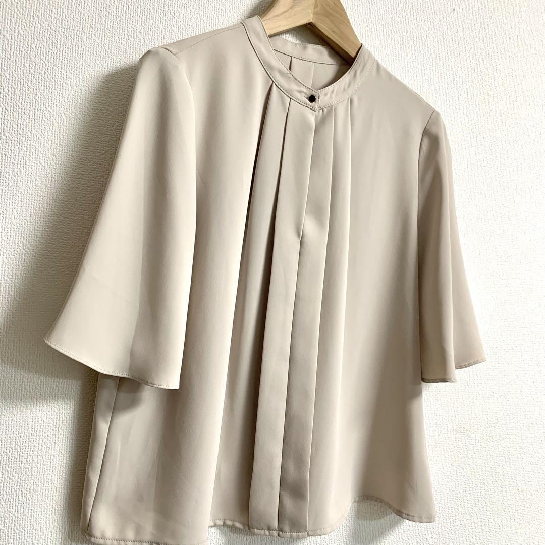 NATURAL BEAUTY BASIC✨フロントタックブラウス ベージュ