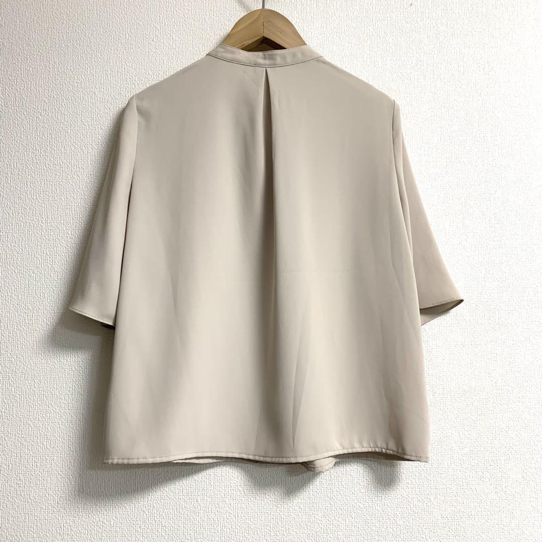 NATURAL BEAUTY BASIC✨フロントタックブラウス ベージュ