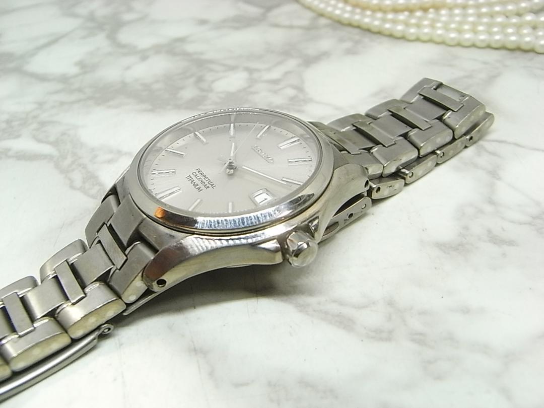 SEIKO　セイコー　パペーチュアル　カレンダー　チタン　8F32-0400