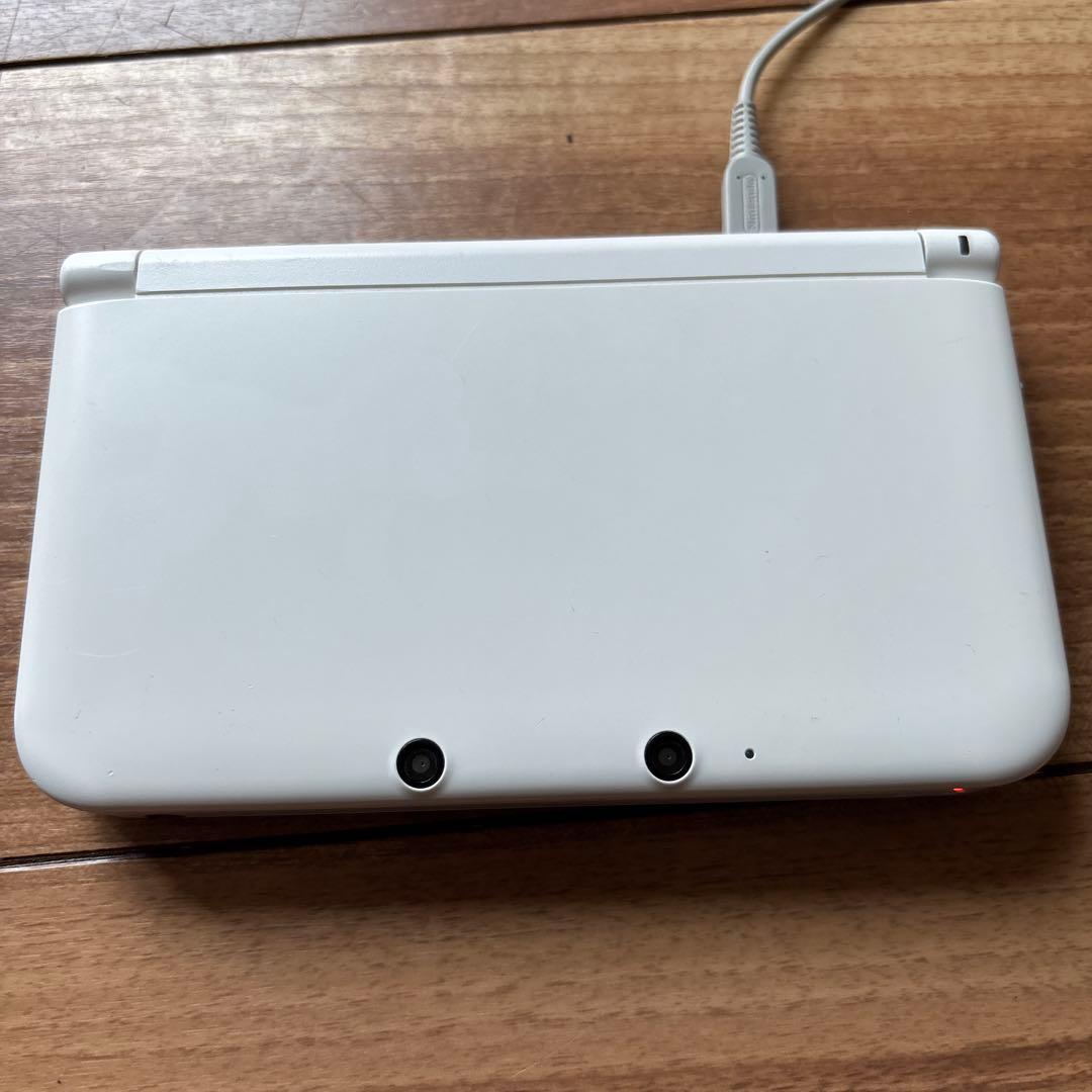 [大幅値下げ］ニンテンドー3DS LL ホワイト　充電器付き ニンテンドー3DS LL ホワイト 充電器付き 大幅値下げ