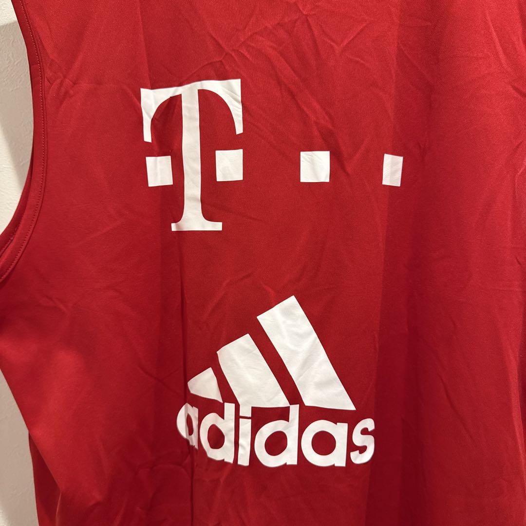 サッカー　バイエルン　ユニフォーム　練習着