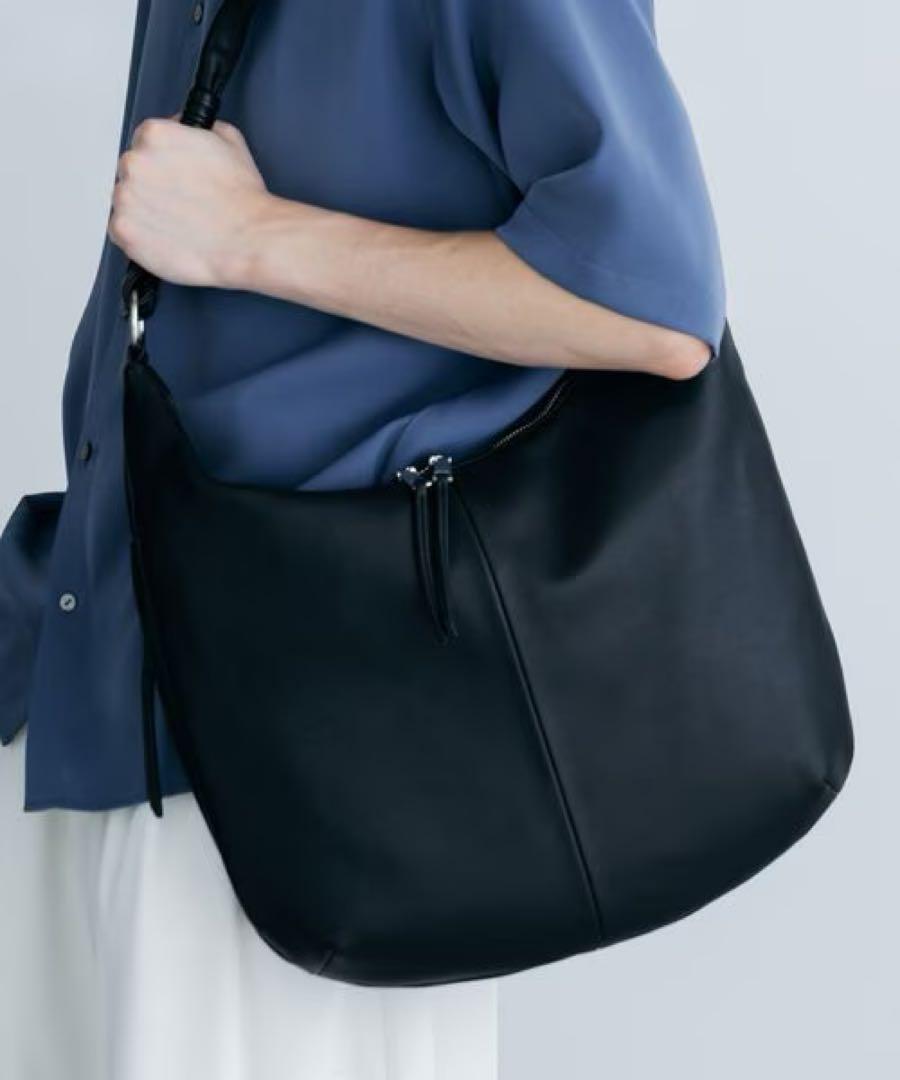 HARE クロワッサンショルダーBAG