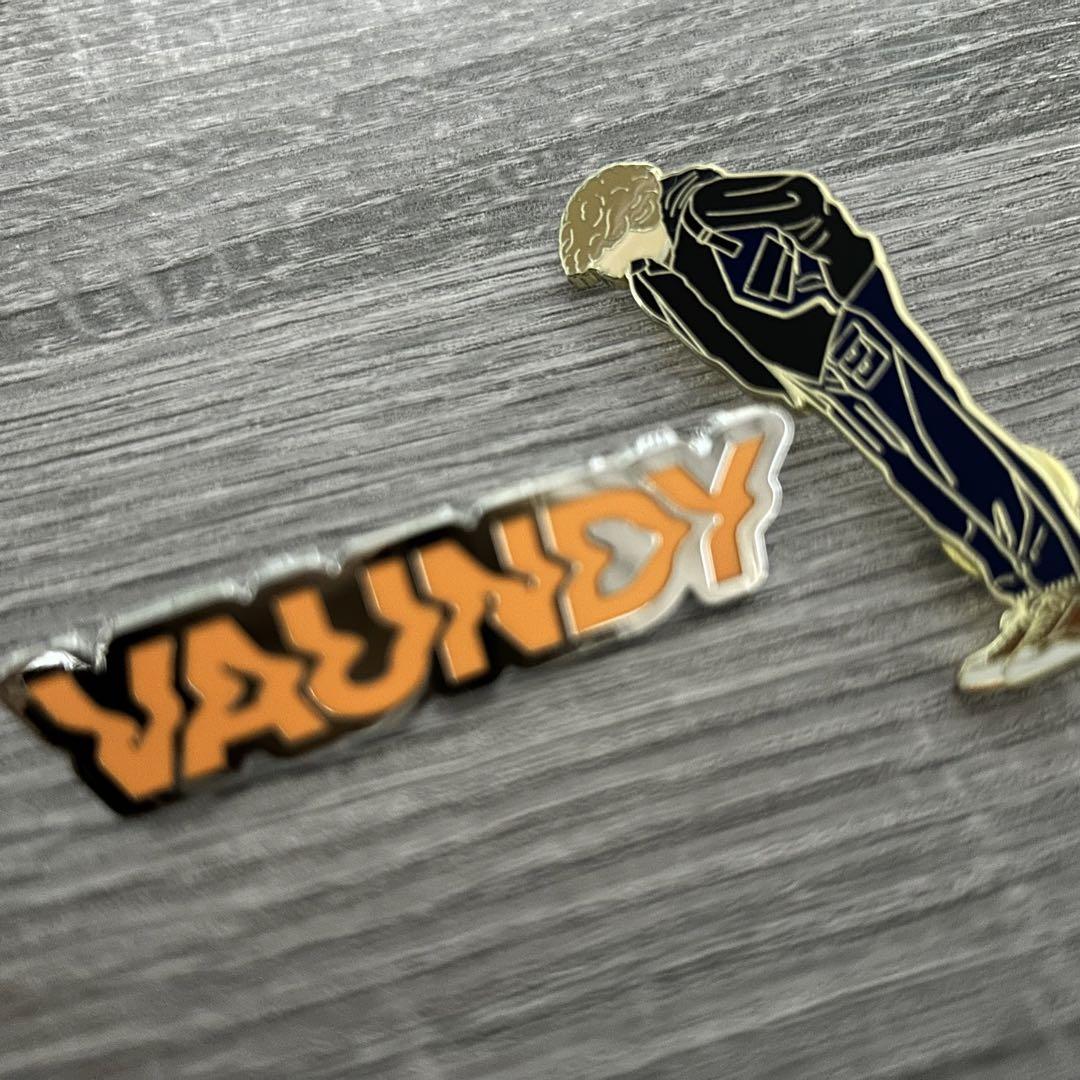 Vaundy replica ピンバッジ Vaundy replica ピンバッジ 2つセット - メルカリ