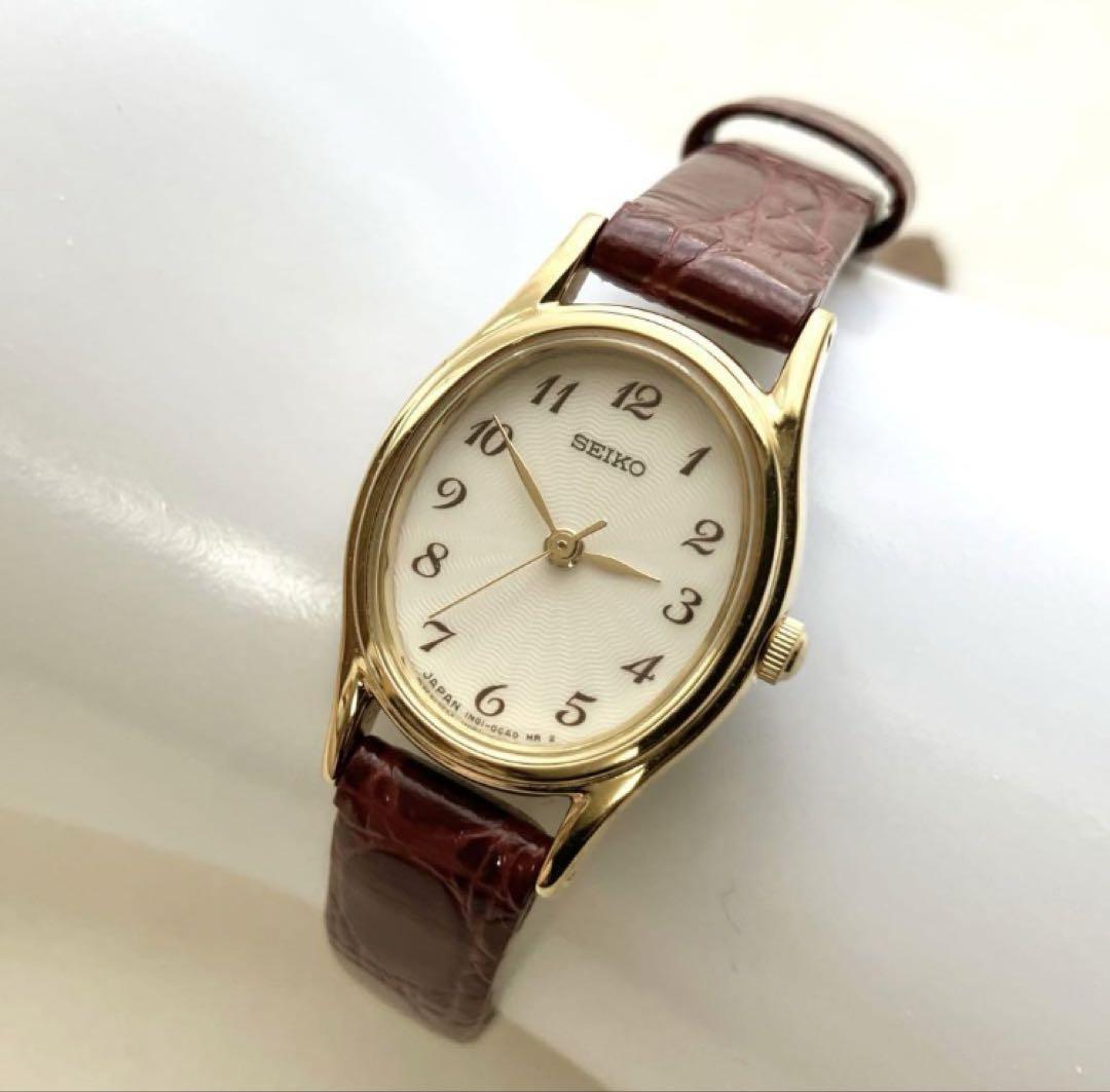 【美品】SEIKO SPIRIT クオーツ SSDA006 ホワイト×レッド