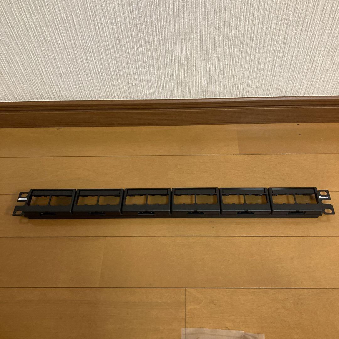新品　未使用　カテゴリ6Aモジュラーパッチパネルキット 24ポート