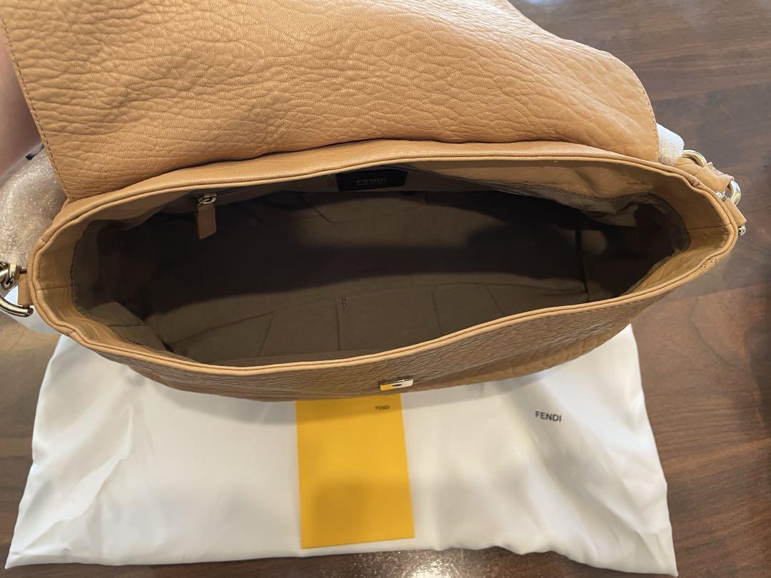FENDI ベージュ レザー ショルダーバッグ