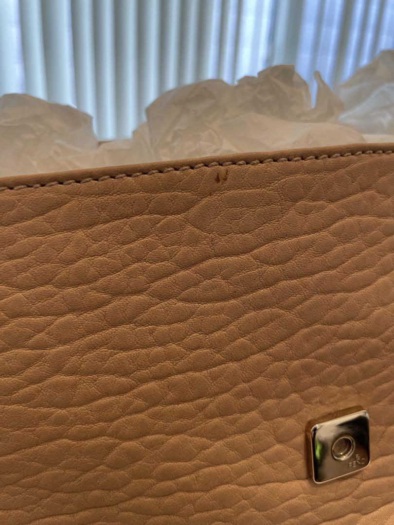 FENDI ベージュ レザー ショルダーバッグ