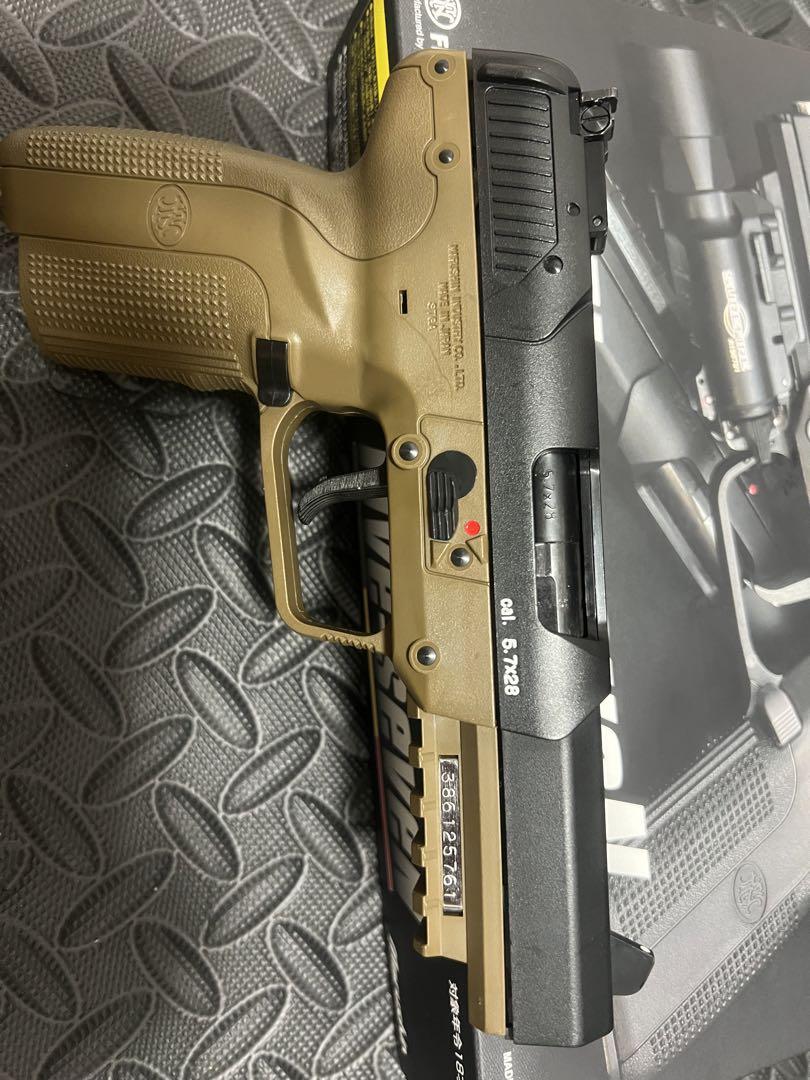 マルシンFN Five-seveN 5-7 ガスガン ブラック/タン