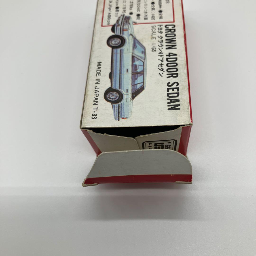赤箱日本製トミカ　トヨタクラウン４ドアセダン