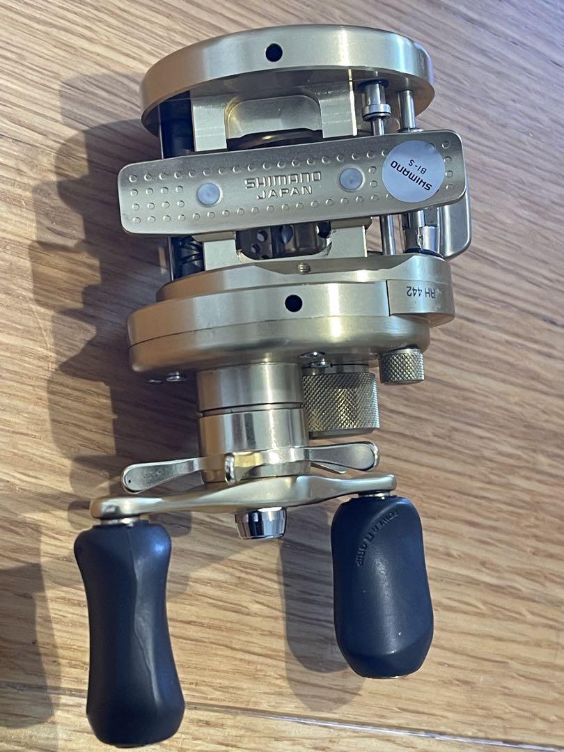 SHIMANO CALCUTTA CONQUEST ベイトリール　ゴールド