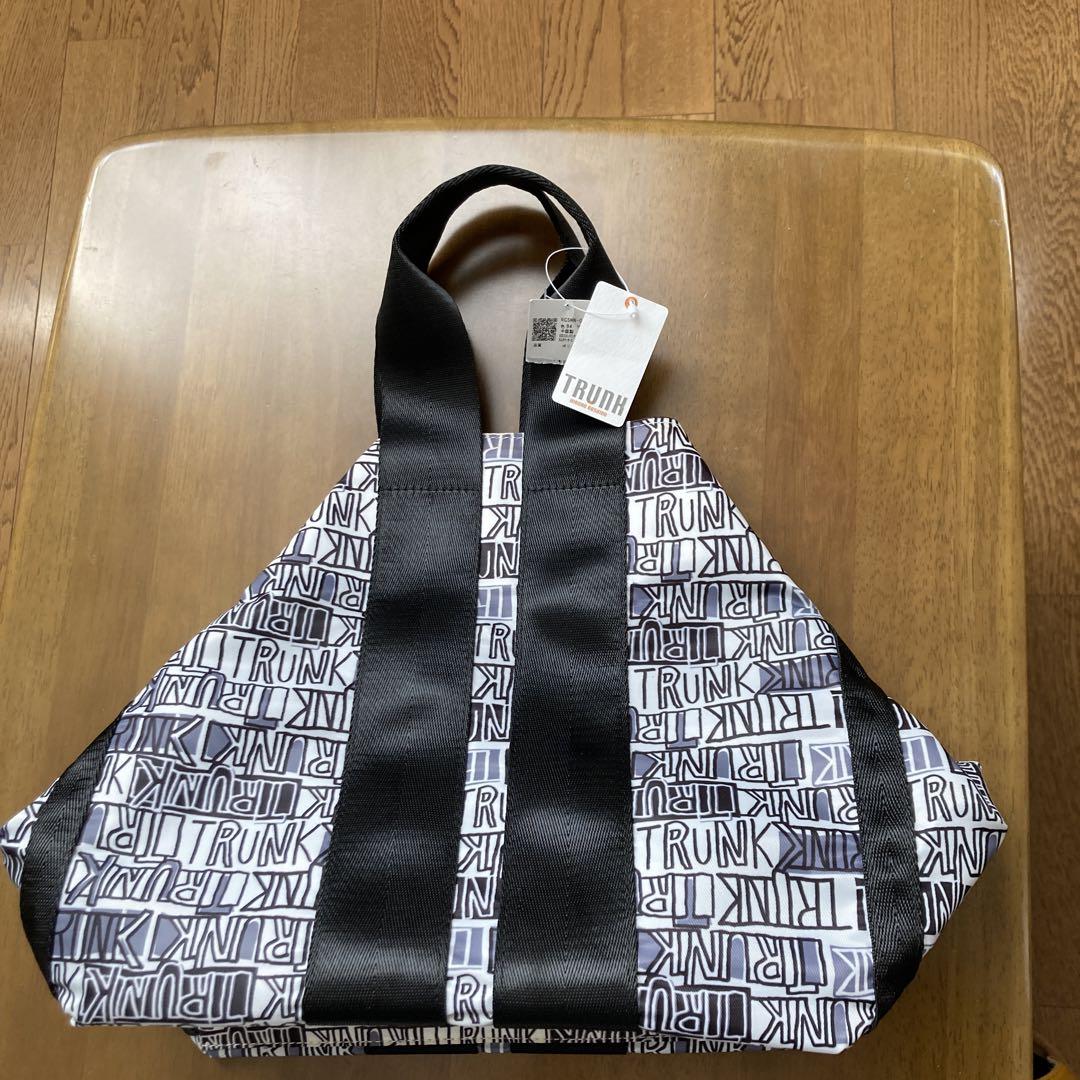 HIROKO KOSHINO  TRUNKシリーズの2wayバッグ