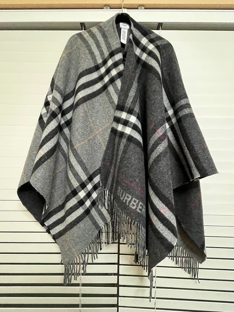 BURBERRY チェック柄ポンチョ BURBERRY チェック柄ポンチョ