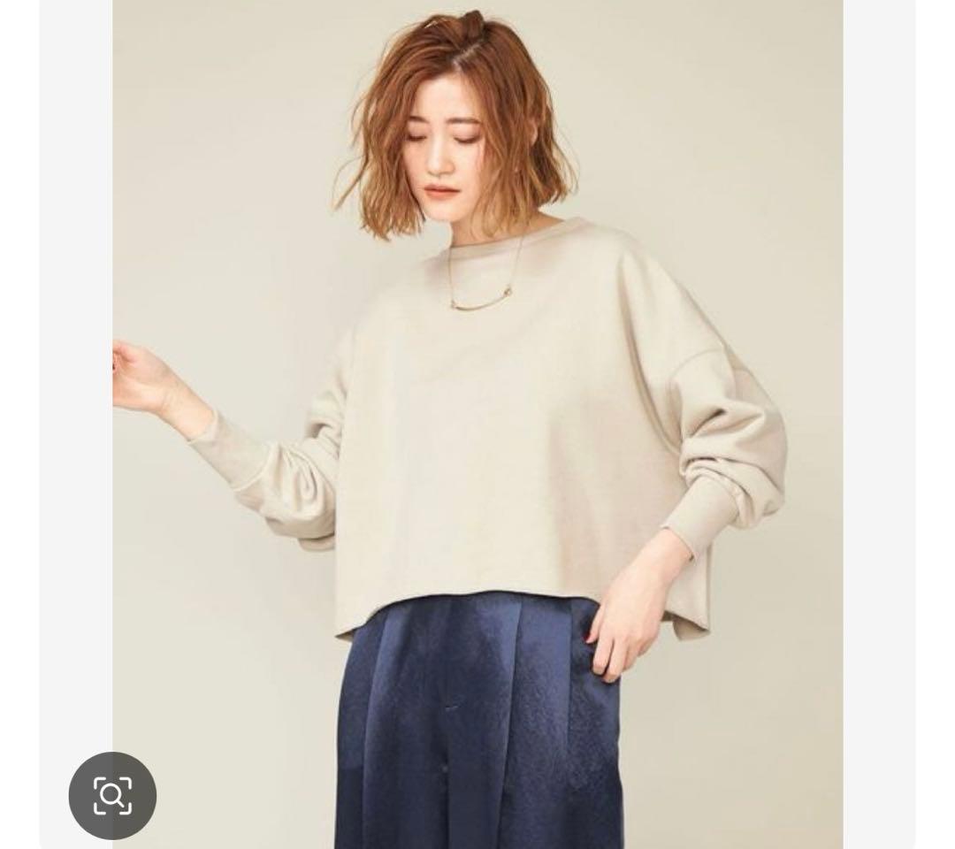 【新品未使用タグ付き】conte クロップド スウェット ナチュラル 【新品未使用タグ付き】conte クロップド スウェット ナチュラル