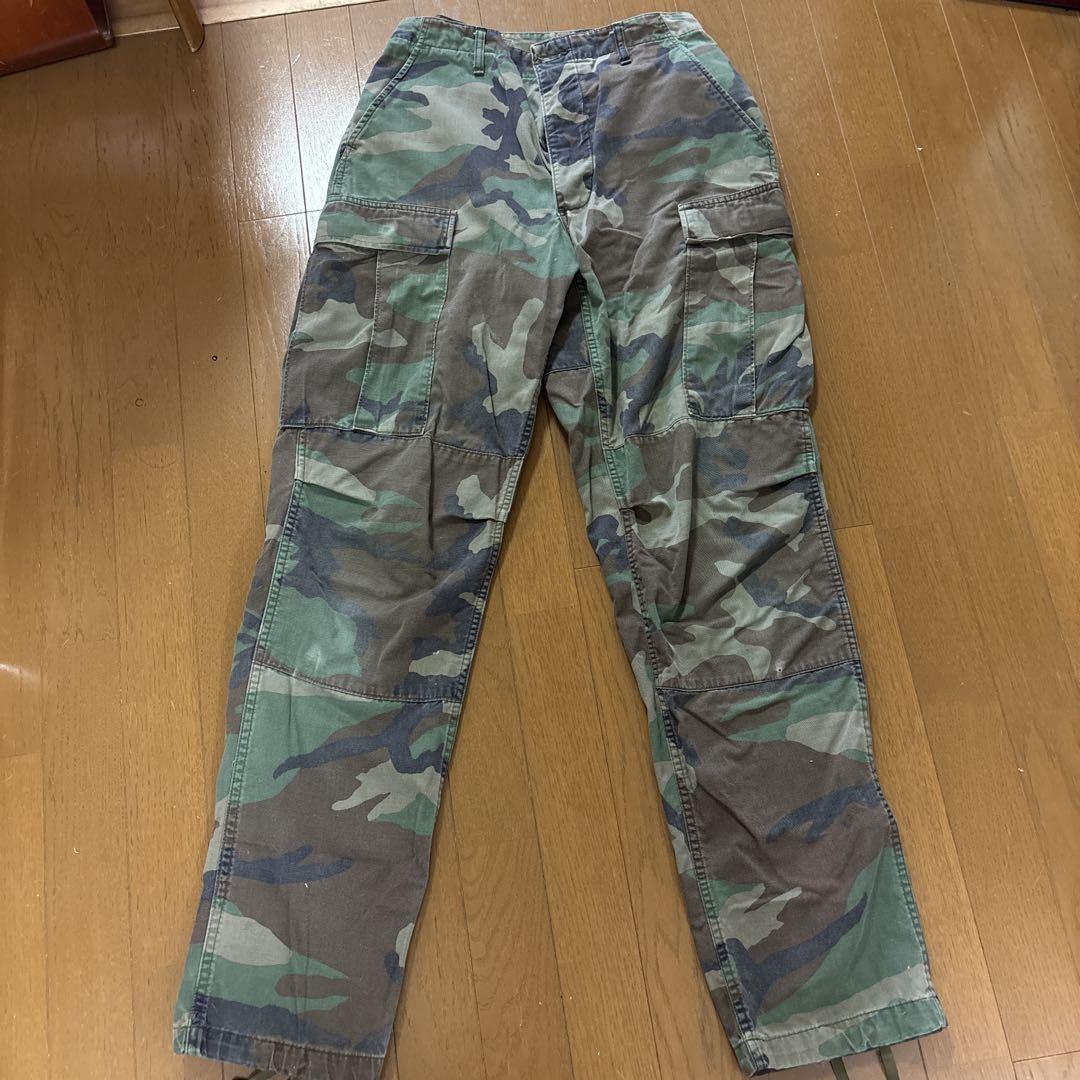 迷彩カーゴパンツ 調整可能ウエスト　米軍 迷彩 カーゴパンツ 米軍放出品 サイズ小さめ - メルカリ