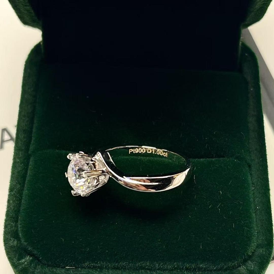 注目の 断捨離 メルカリ - 証明書付きダイヤモンドリング D1.00CT 金PT900 アクセサリー