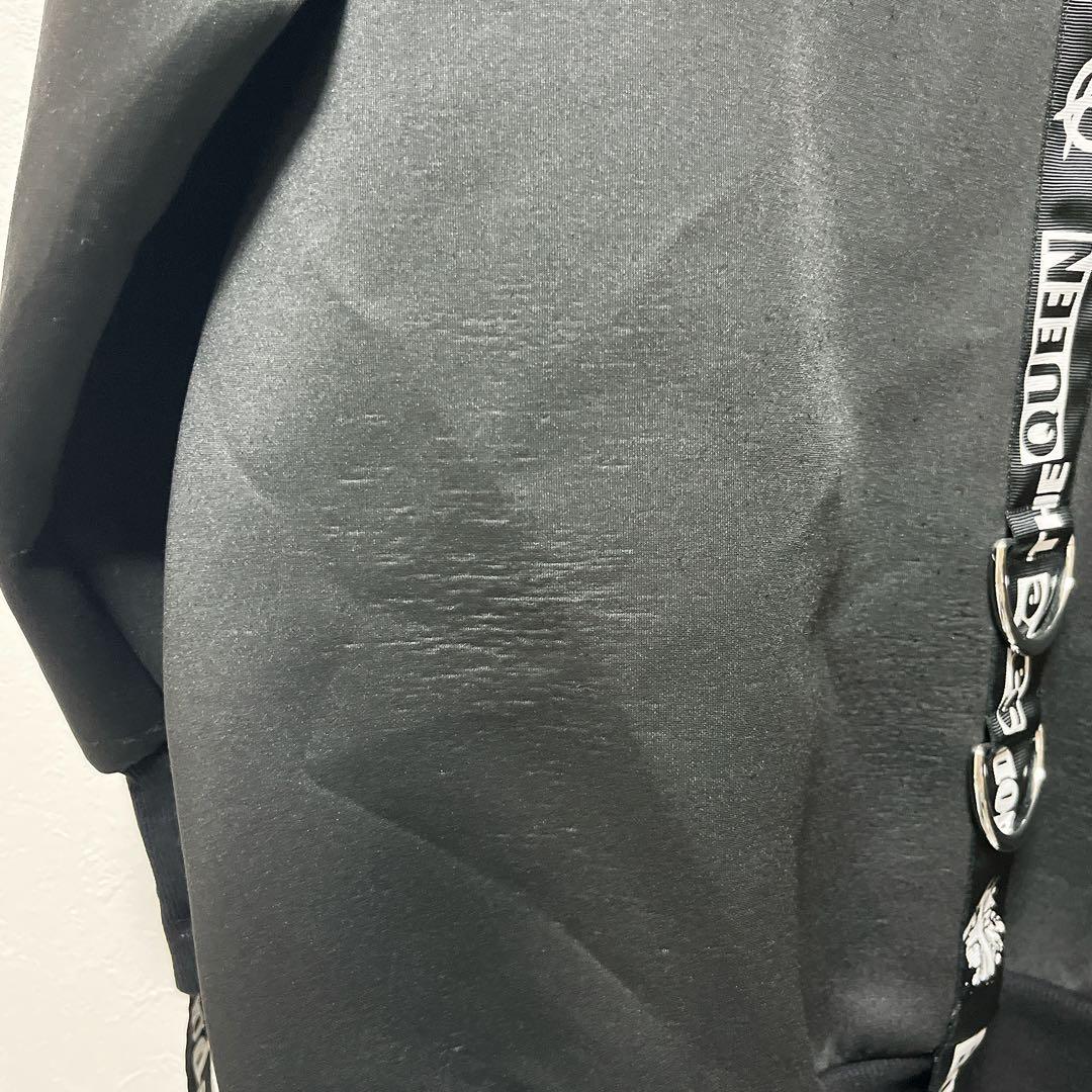 ジップパーカー