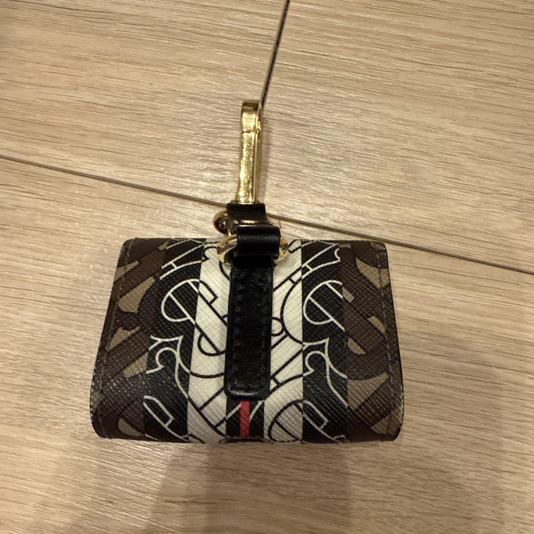 バーバリー airpodsケース