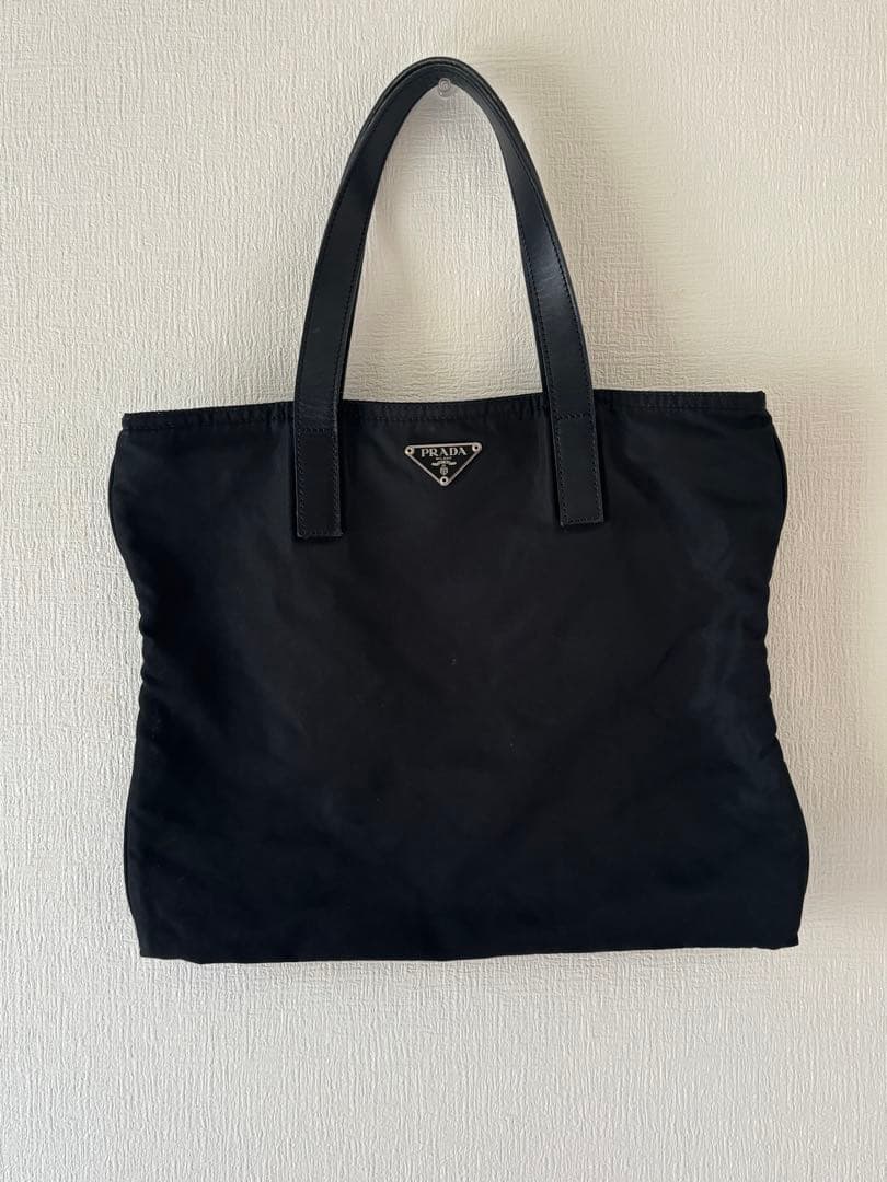 PRADA ブラック ナイロントートバッグ