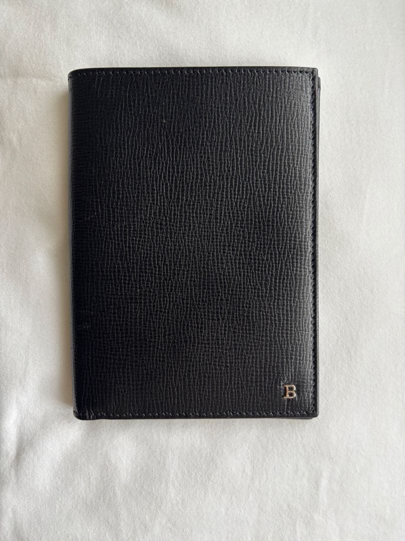 BALLY 黒 レザー パスポートケース　未使用