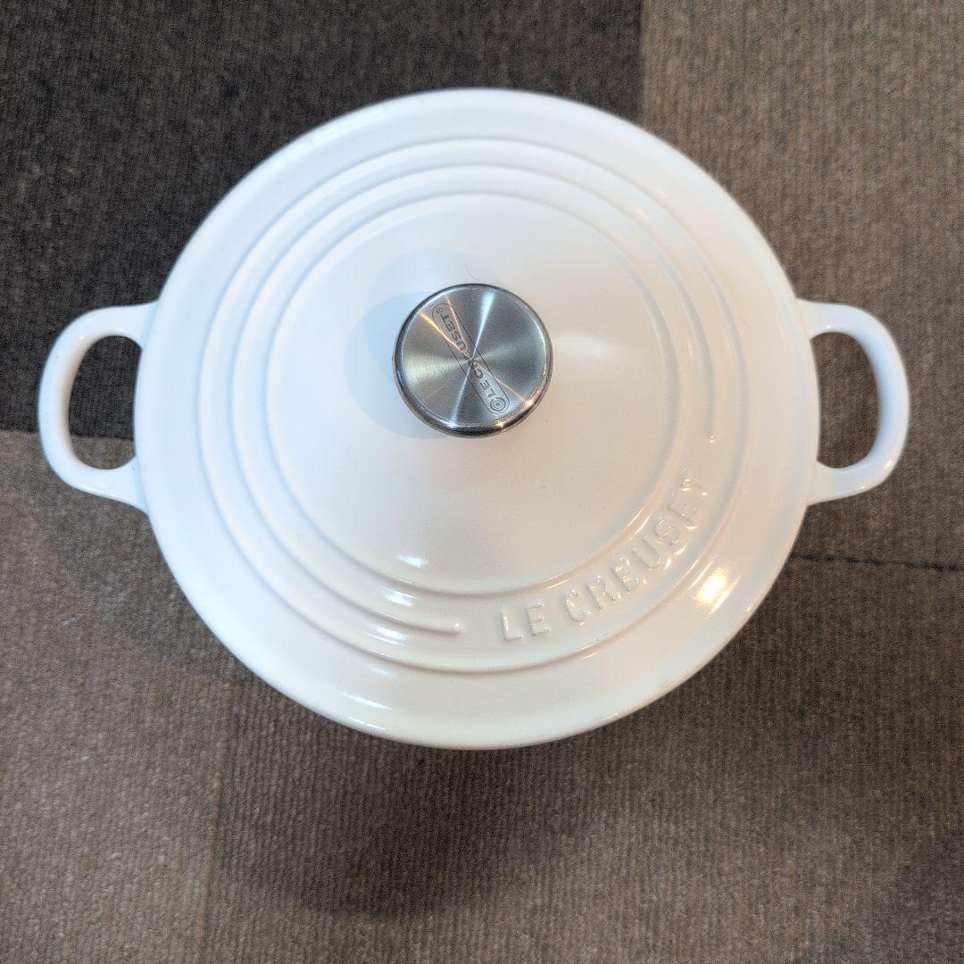 LE CREUSET２２センチ鍋ココット人気カラー ホワイト