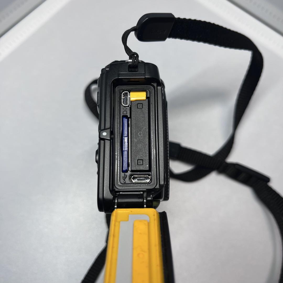 Nikon coolpix w300 迷彩 カモフラージュ アウトドアカメラ
