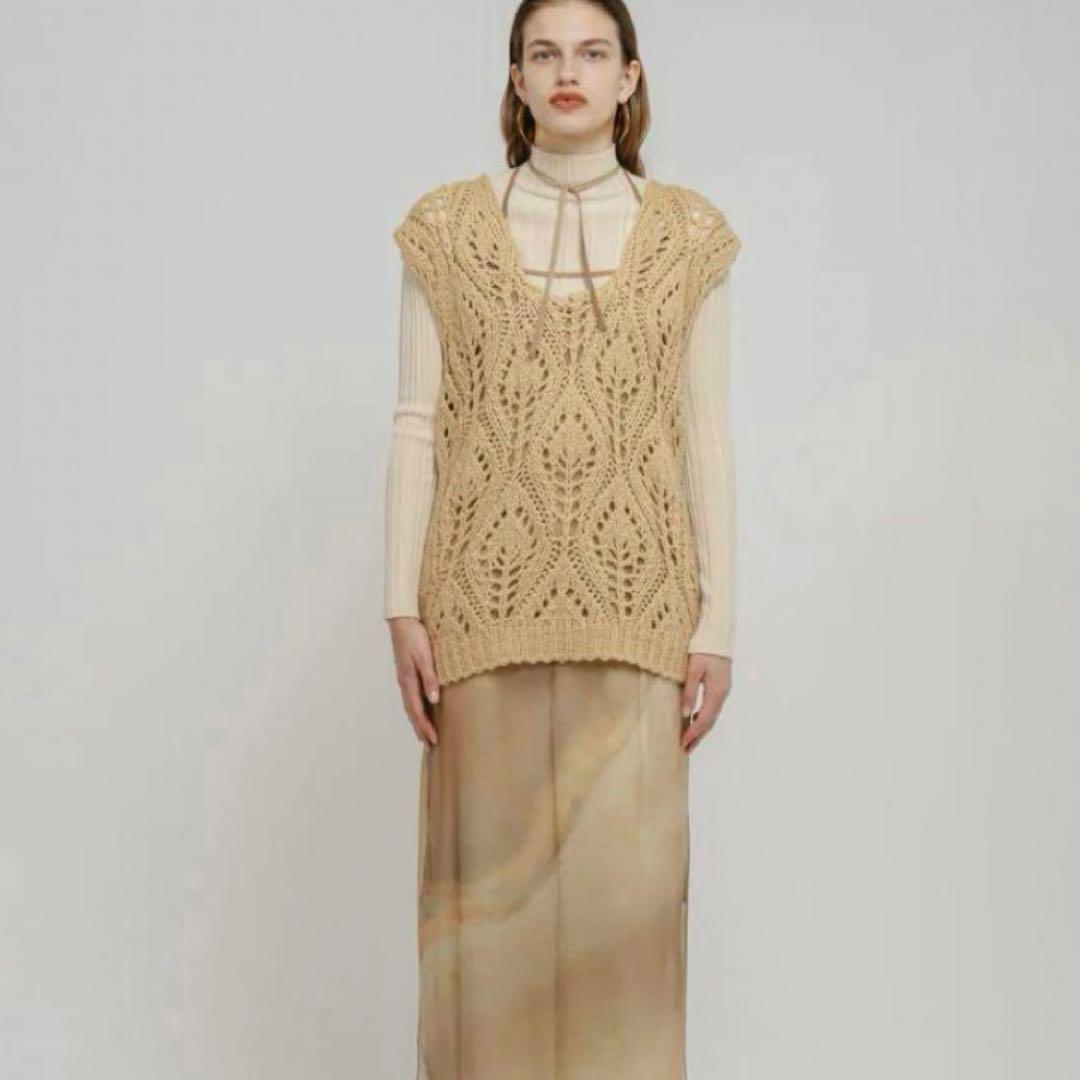 Eaphi u neck leaf pattern knit best ベージュ Eaphi U NECK LEAF PATTERN KNIT VEST - メルカリ