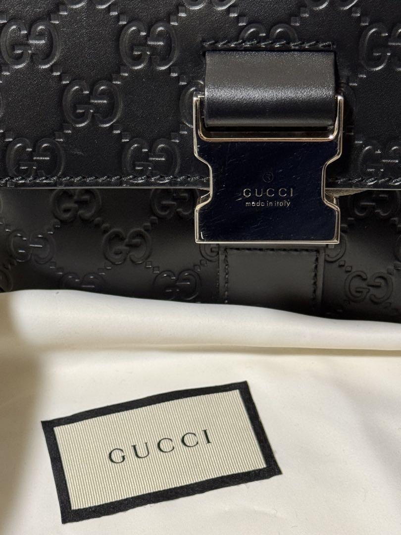GUCCI ブラック メッセンジャーバッグ
