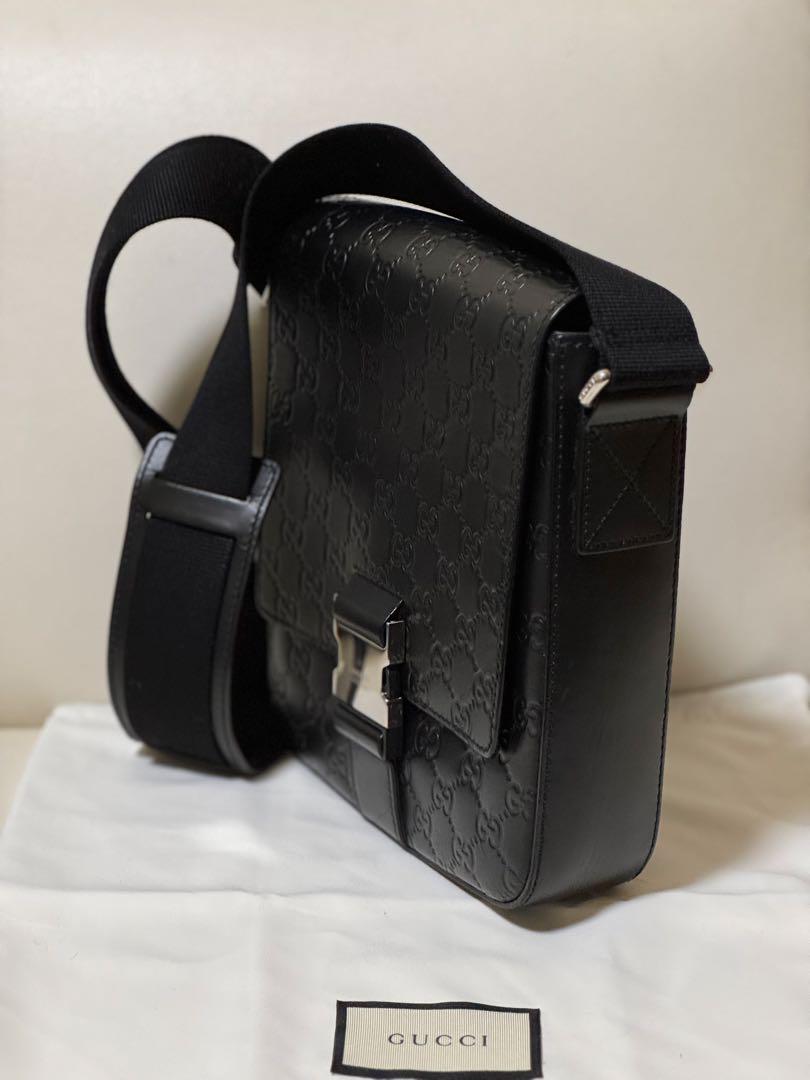 GUCCI ブラック メッセンジャーバッグ