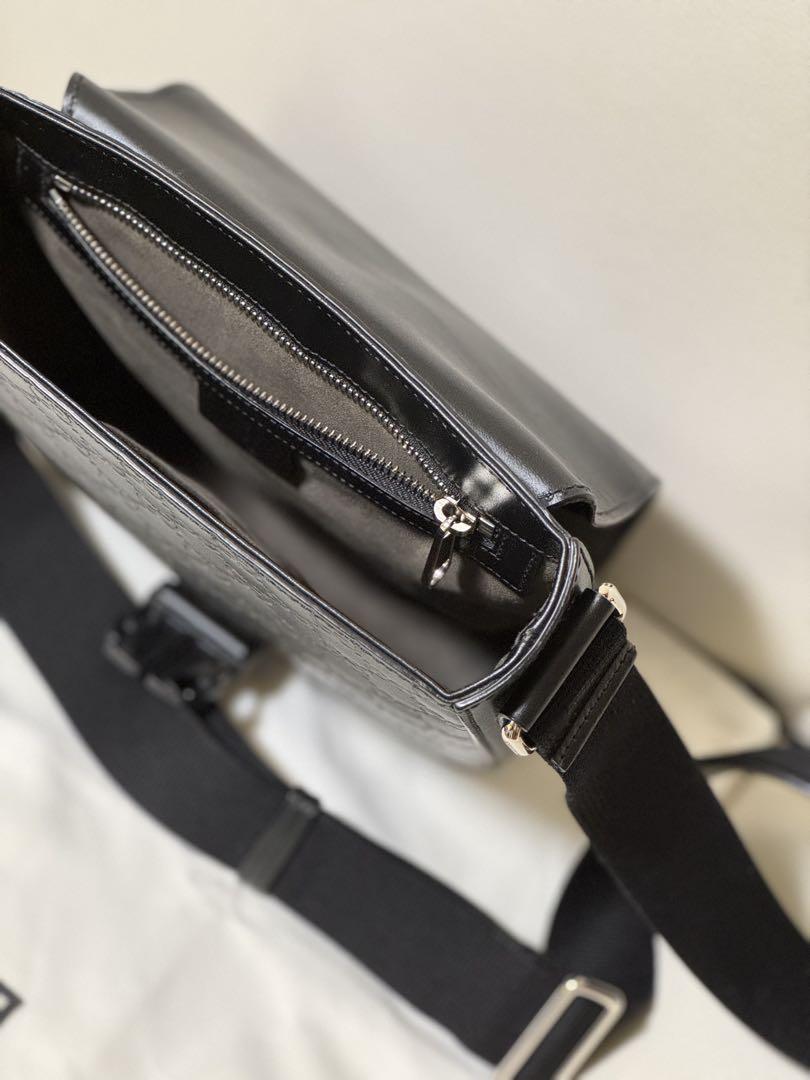 GUCCI ブラック メッセンジャーバッグ