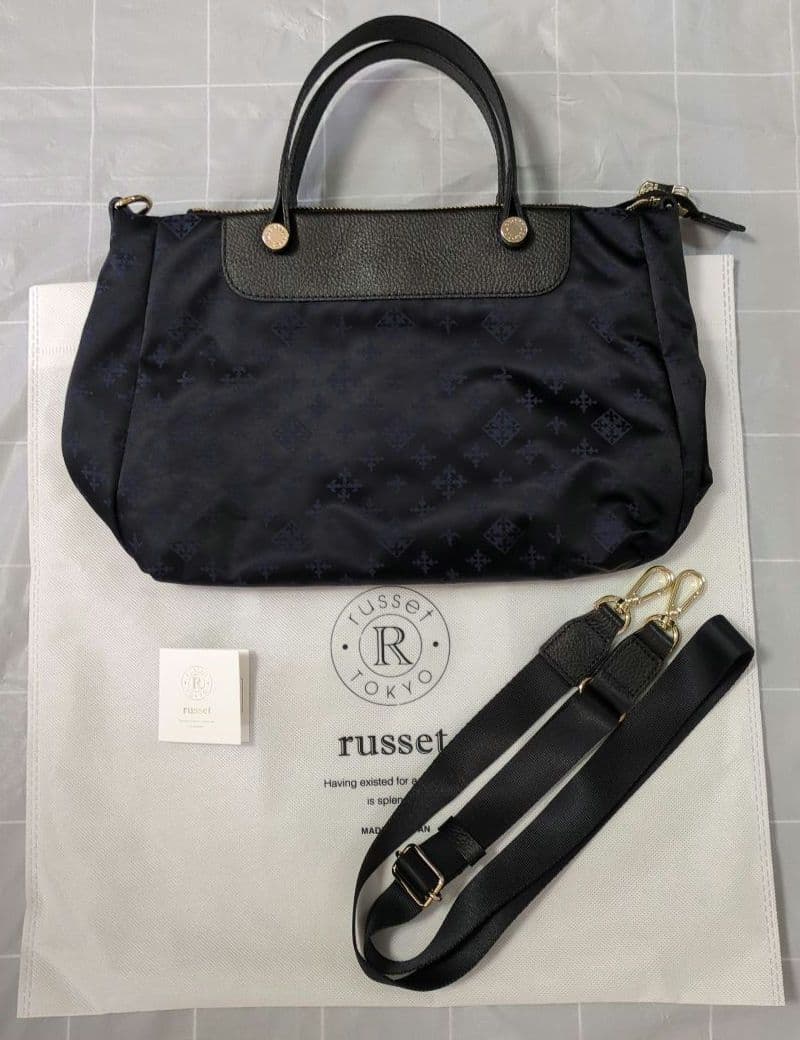 russet メタルロゴスクエアトートバッグ S