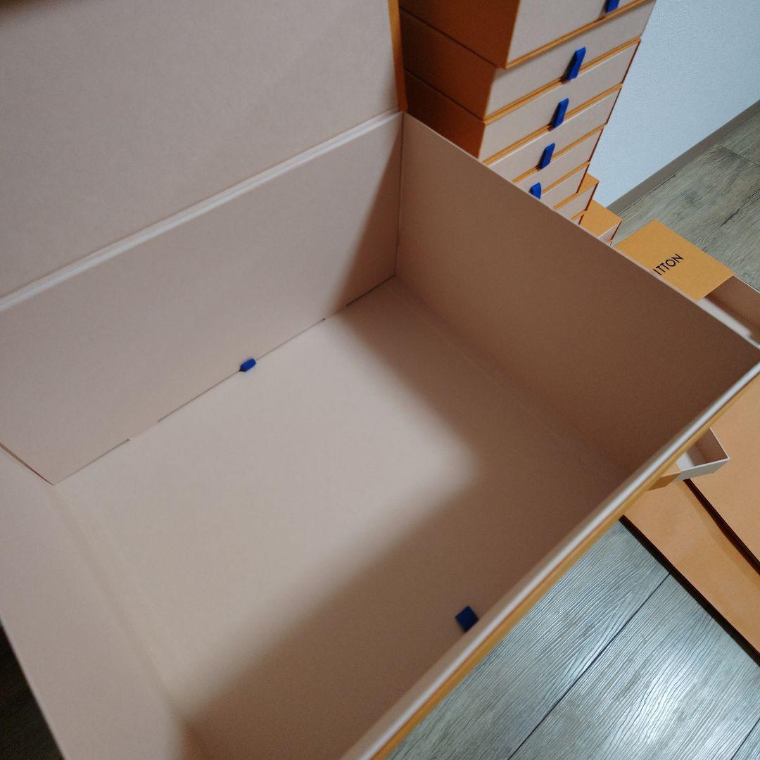 ルイヴィトン 空箱 まとめて 21個 LOUIS VUITTON 紙袋4枚 - メルカリ ルイヴィトン 空箱 まとめて 21個 LOUIS VUITTON 紙袋4枚 - メルカリ