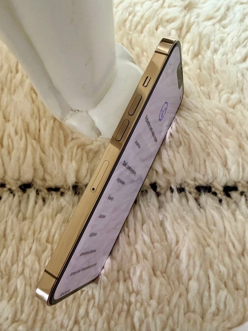 【超美品】iPhone13Pro512GBゴールド Torrasガラスフィルム付 【超美品】iPhone13Pro512GBゴールド Torrasガラスフィルム付