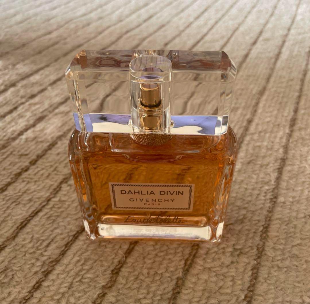 Givenchy Dahlia Divin 香水