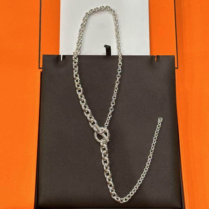 グランドセール 新品未使用 激レア HERMES エルメス クレッシェンド 高く シャネルCHANEL20Bココマーク ネックレス 国内完売 チョウーカー ネックレス