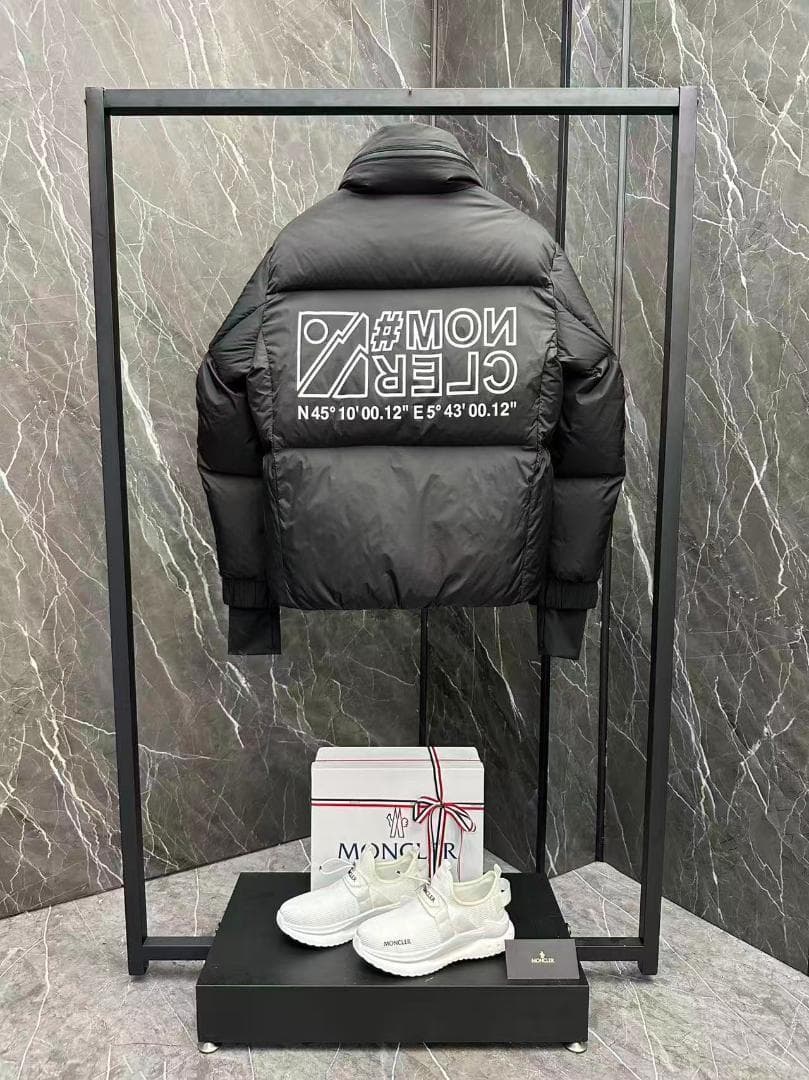 大人氣 Moncler モンクレールのダウンジャケットです 大人氣 Moncler モンクレールのダウンジャケットです