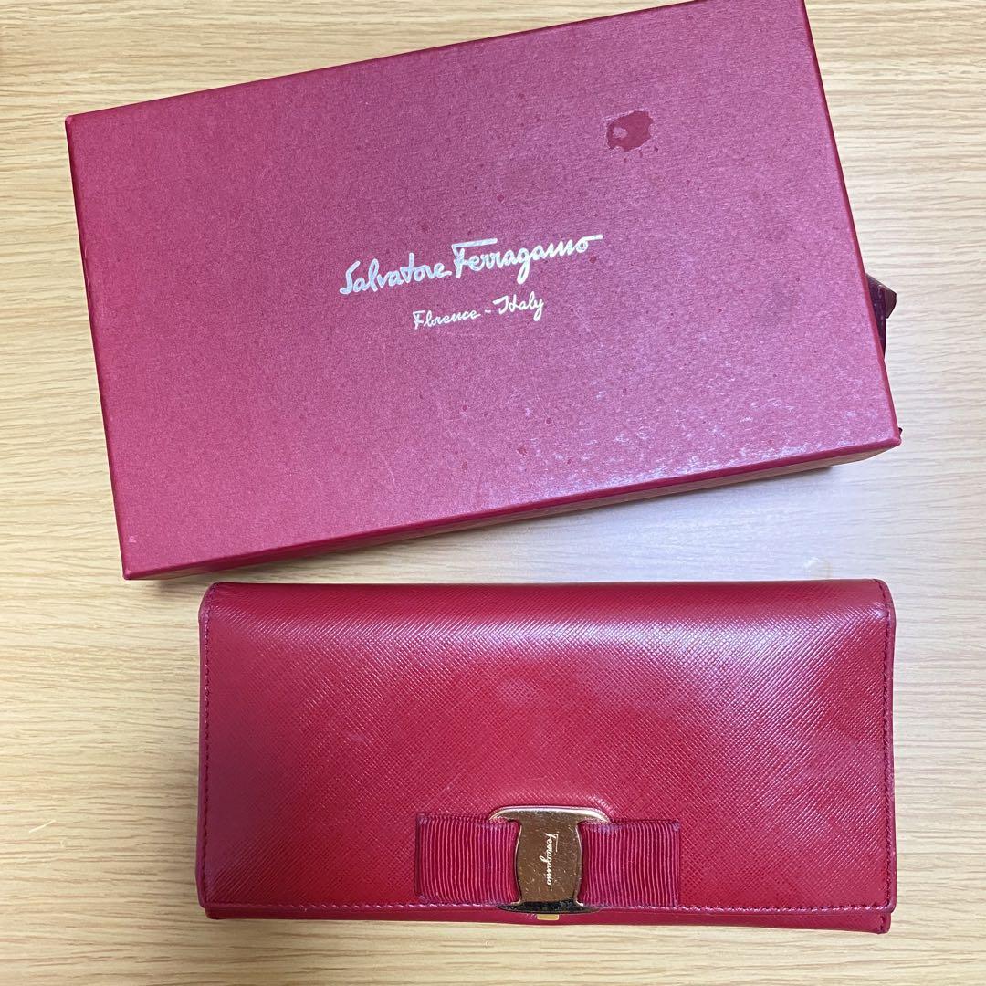 ferragamoフェラガモ 長財布(赤) - メルカリ