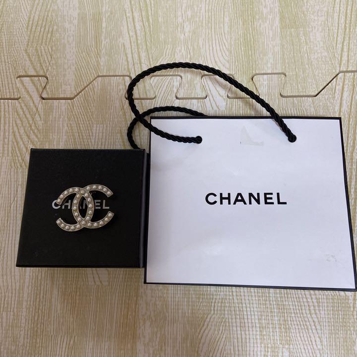 CHANEL ブローチ