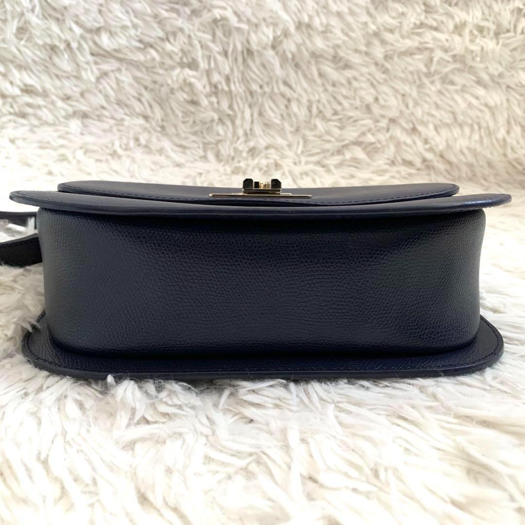極美品✨フルラ 現行 ショルダーバッグ ターンロック レザー アーチロゴ 金具